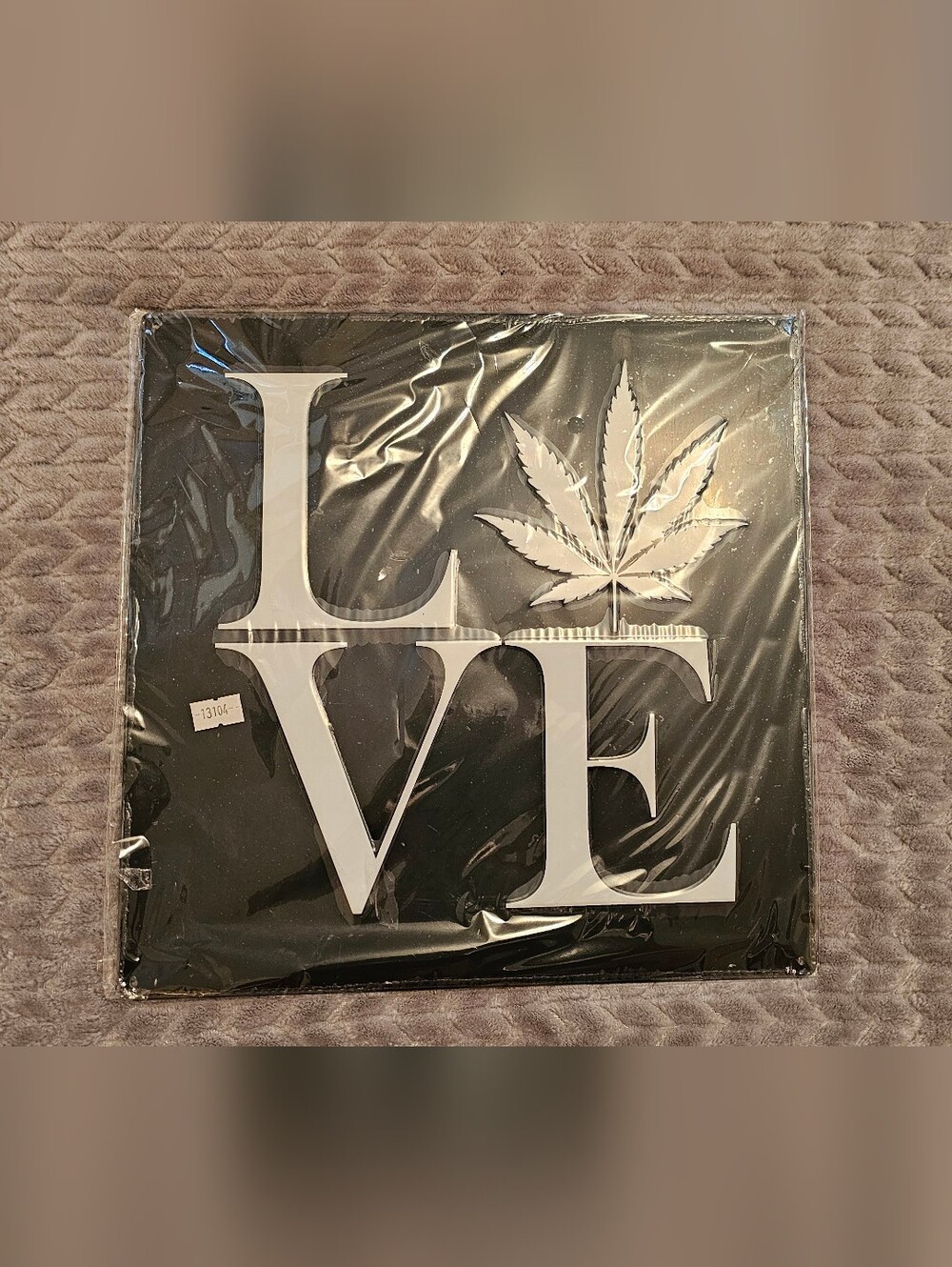 Brand New Metal Love Sign Black With Leaf Design